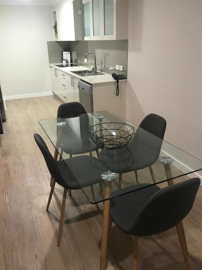 דובו Cattlemans Country Motor Inn & Serviced Apartments מראה חיצוני תמונה