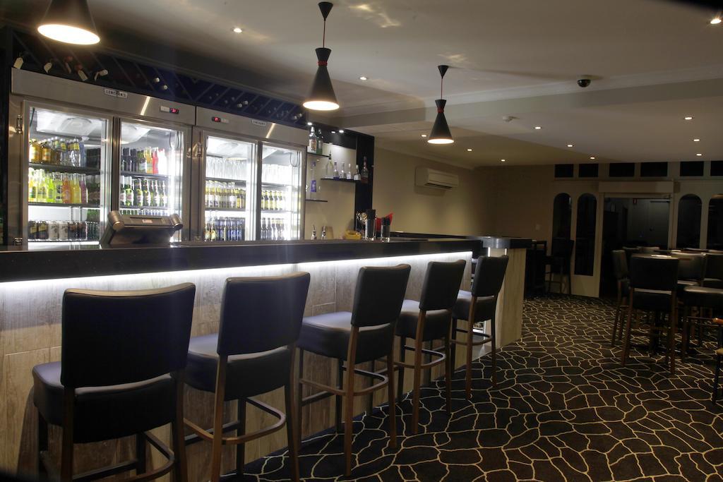 דובו Cattlemans Country Motor Inn & Serviced Apartments חדר תמונה