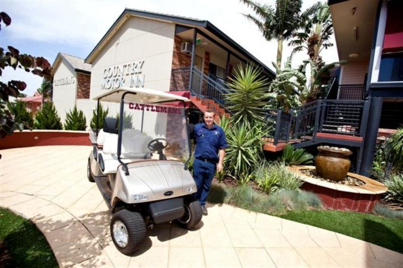 דובו Cattlemans Country Motor Inn & Serviced Apartments מראה חיצוני תמונה